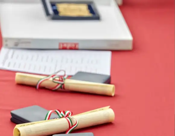 premiazione targhe e pergamene premiazione targhe e pergamene