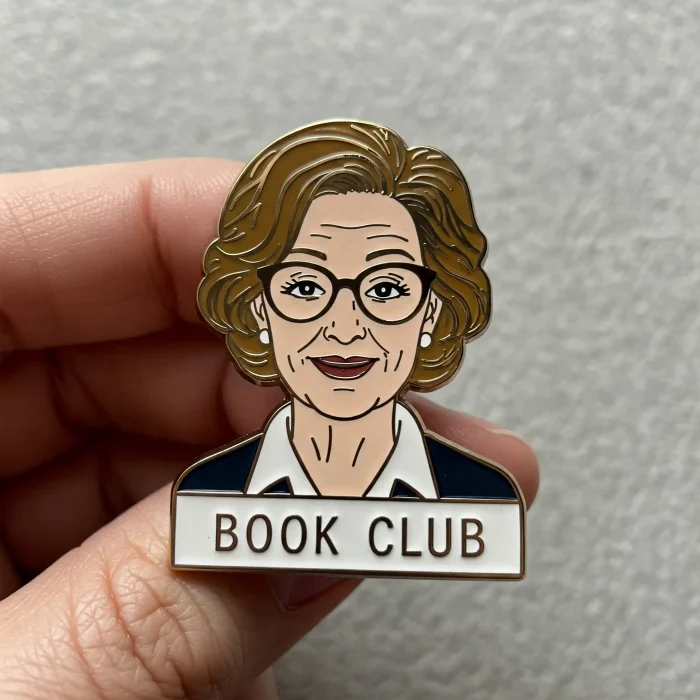 Distintivi personalizzati per ogni esigenza: aziendali, eventi, promozionali. Qualità, esperienza e soluzioni su misura.